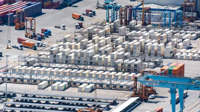 AI for Maritime, Ports & Shipping